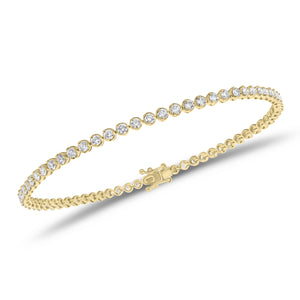 1.62 ct diamond tennis bracelet - 18K gold weighing 4.28 grams
- 68 round diamonds weighing 1.62 carats