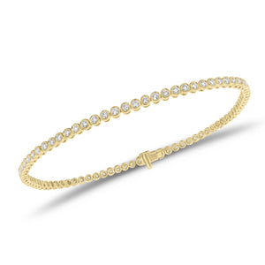 0.79 ct tennis bracelet - 18K gold weighing 4.69 grams
- 81 round diamonds weighing 0.79 
carats