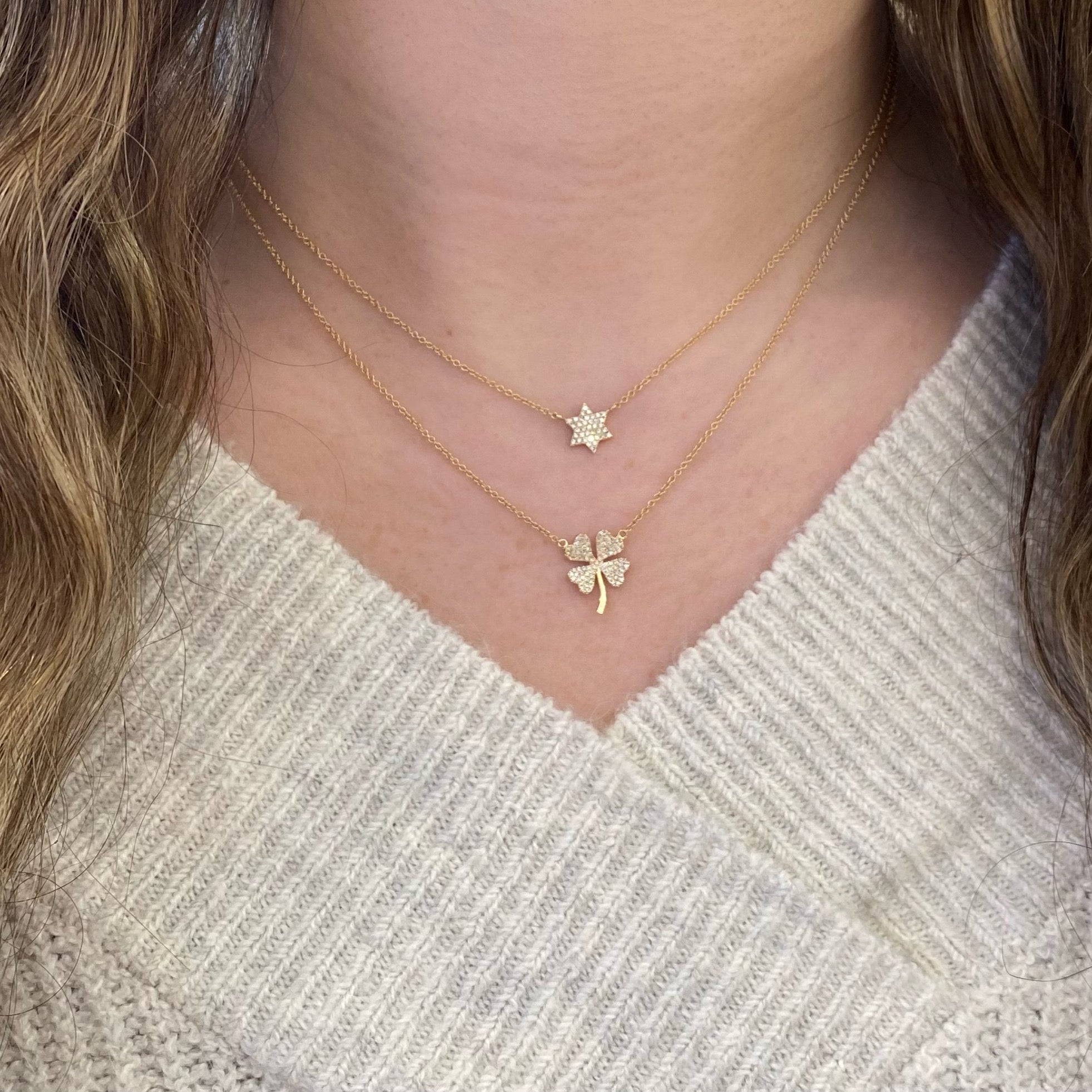 Gold clover necklace