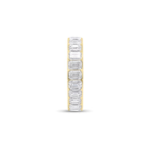 Bezel-set Emerald-cut diamond eternity ring - 18K gold weighing 1.97 grams
- 24 emerald-cut diamonds weighing 3.36 carats (GIA-graded F-color or better, VS2 clarity or higher)