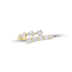 Pear & Round Diamond Wrap Ring - 18K gold weighing 2.23 grams - 7 round diamonds weighing 0.57 carats  - 4 pear-shaped diamonds weighing 0.41 carats