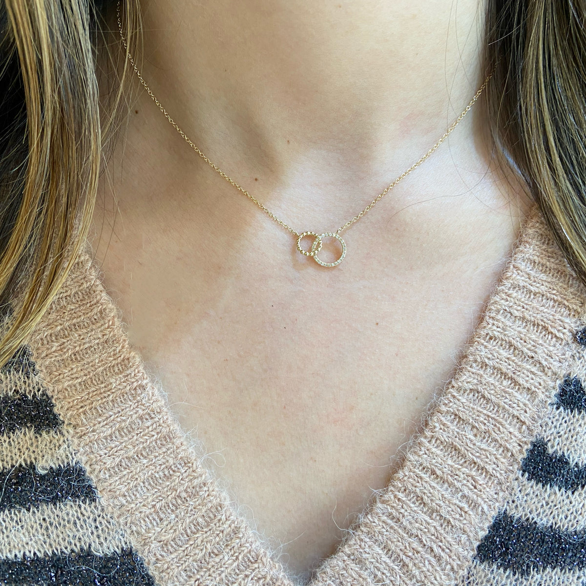 Interlocking circle diamond necklace online