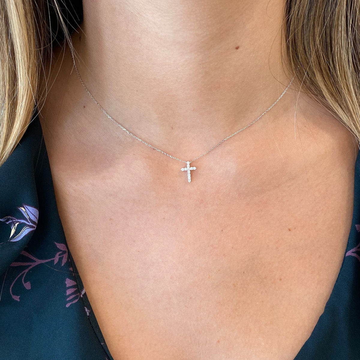 Dainty diamond cross necklace outlet