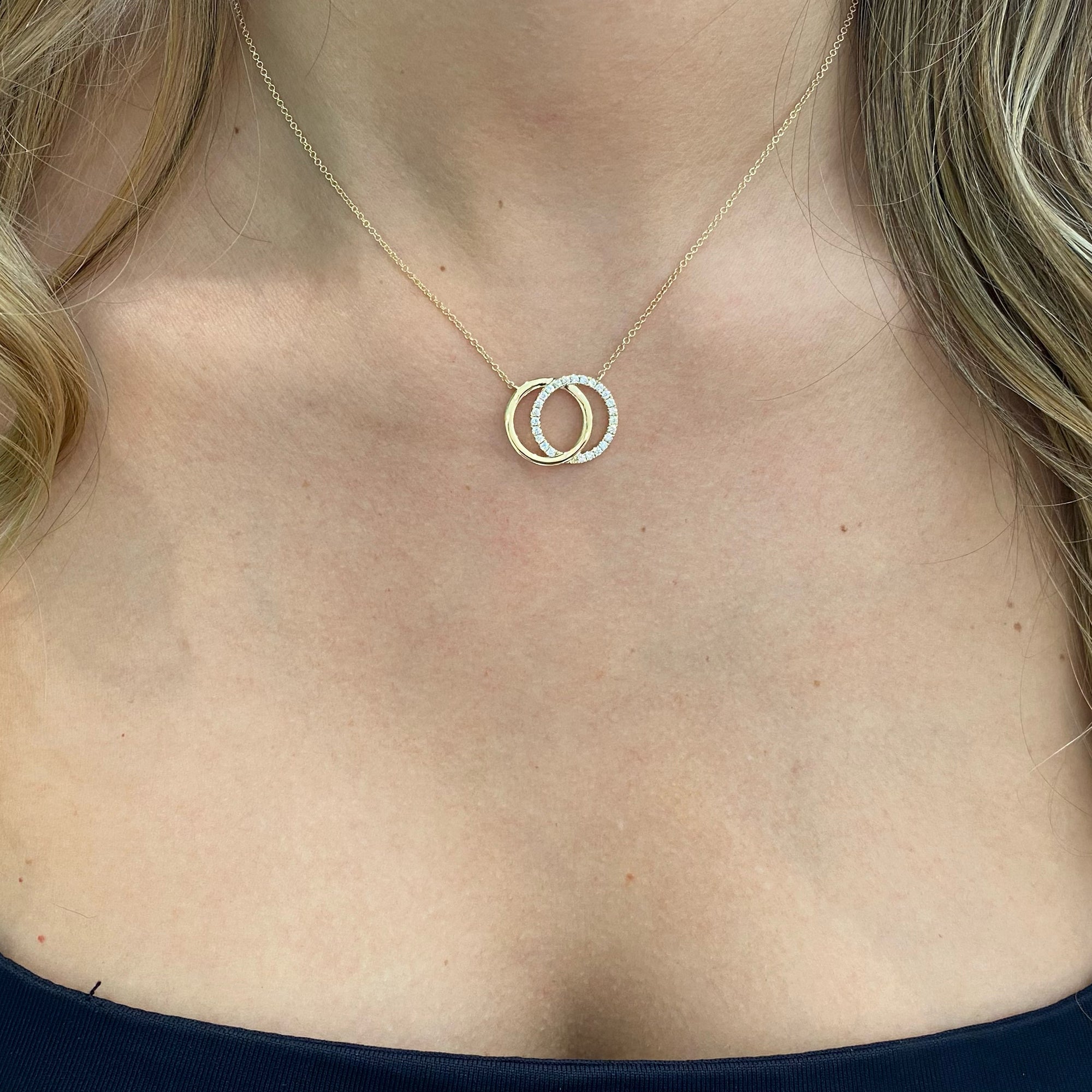 Diamond & Gold Interlocking Circles Necklace - 14K yellow gold  - diamonds totaling 0.31 carats